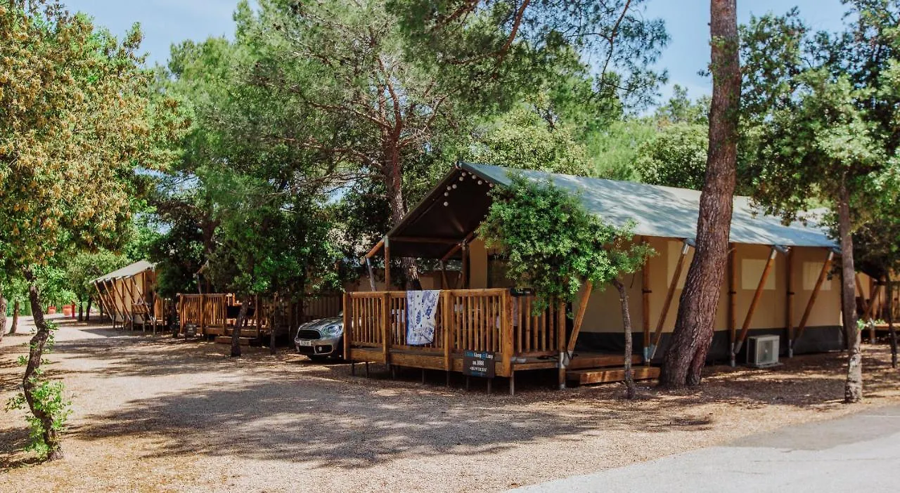 Glamping Beach Soline Biograd na Moru 4*,