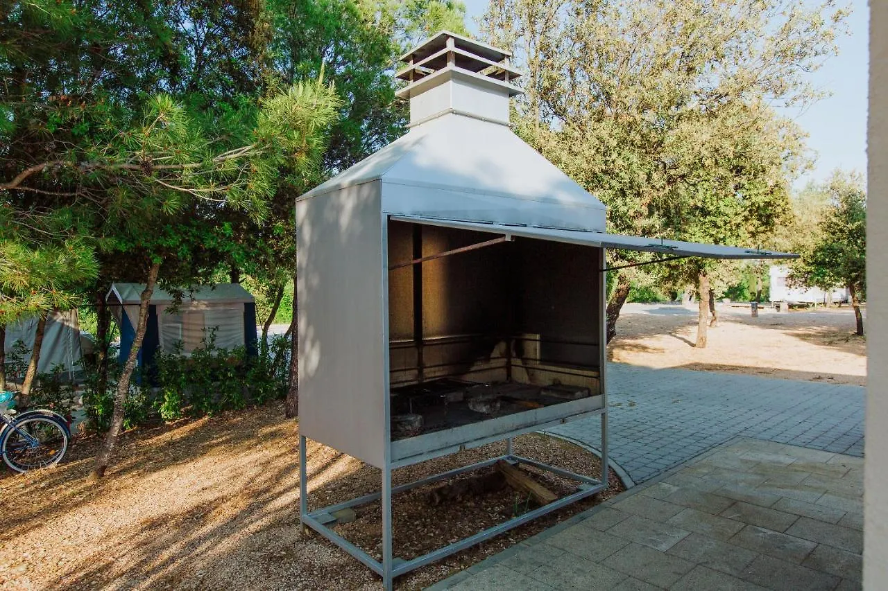Glamping Beach Soline Biograd na Moru 4*,