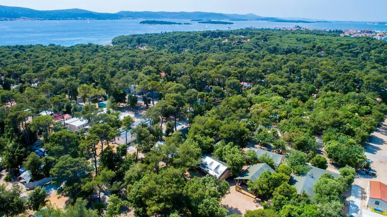 Glamping Beach Soline Biograd Na Moru 4*,