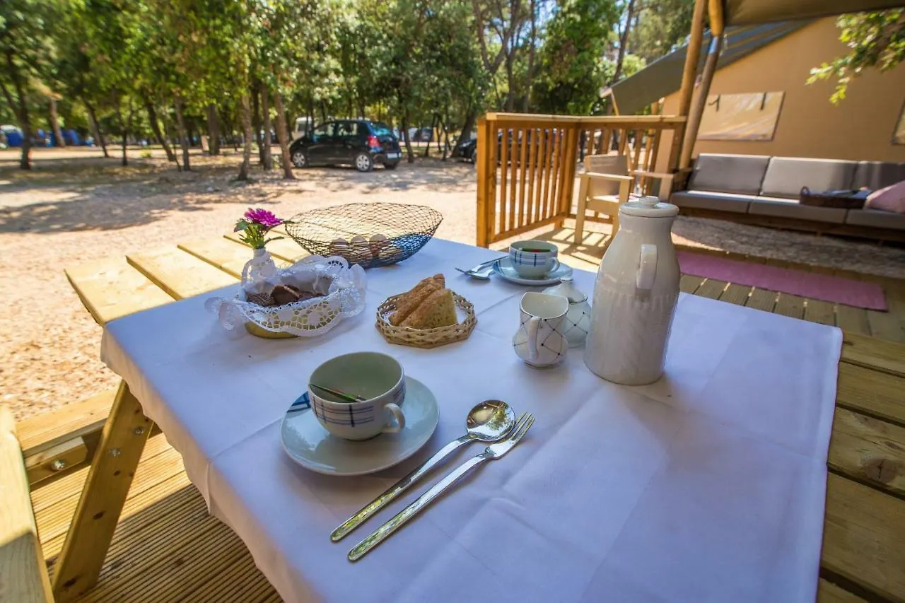 **** Luxussátor Glamping Beach Soline Biograd na Moru Horvátország